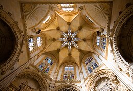 Skylight in the vault in the Chapel of the Constable of the Burgos Cathedral, a glazed closed skylight from the 15th century Cupula de la capilla de los Condestables.Catedral de Burgos (4952356182).jpg