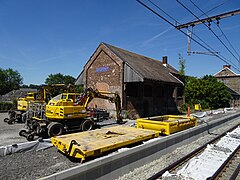 Quais en travaux et face arrière de la halle.