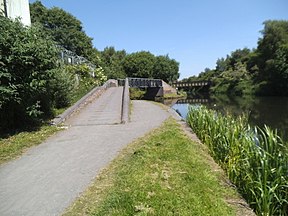 Junction Footbridge - geograph.org.uk - 3551340.jpg