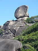 西密蘭島（8號島）上的巨岩