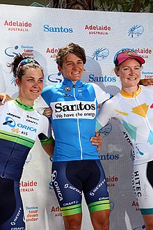 Vuoden 2015 kilpailun 1. etapin kolme parasta: 1) Valentina Scandolara, 2) Lauren Kitchen, 3) Melissa Hoskins