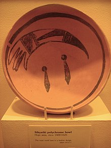 Sikyatki bowl from the ruins of Sikyatki, c. 1400-1625 CE. Painting of a feather, perhaps a clan symbol? Sikyatki bowl.jpg