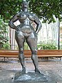 Standing Woman (1932) Gaston Lachaise, Franklin D. Murphy Sculpture Garden, Universiteit fan Kalifornje