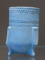 "Egiptuse sinise" kasutamine kolmejalgsel Mesopotaamia lõunaosast pärineval keraamilisel anumal