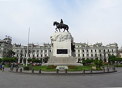 En la Plaza San Martín en Lima