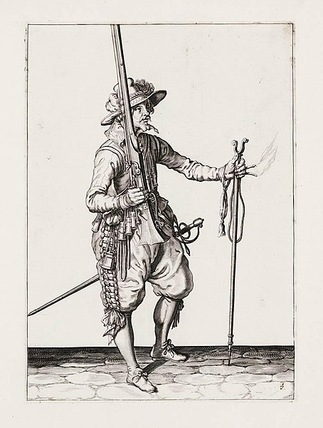 File:Aanwijzing 4 voor het hanteren van het musket - Mette rechter hant u Musquet om hooch hout, ende in de lincker hant sincken laet (Jacob de Gheyn, 1607).jpg