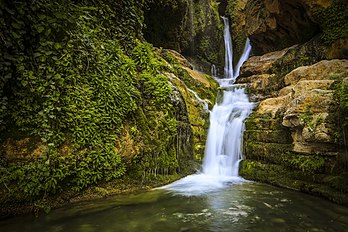 Cascade à Aïn Legradj (wilaya de Sétif, en Algérie). (définition réelle 5 760 × 3 840)