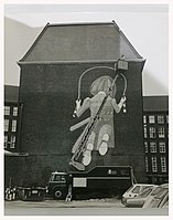 Fotografie reliéfu na zdi, 1976