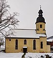 Evangelische Kirche mit Ausstattung, Kirchhof mit Grabkapelle und Einfriedung