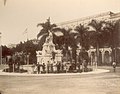 Fuente de la India, hier nog met de rug naar hotel Saratoga (1895)