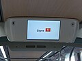 Image représentant un écran LCD interne dans un tramway long avec le message « Ligne 1 ».