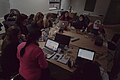 Mulleres kurdas nun obradoiro de Wikimedia UK en Londres, en decembro de 2016.