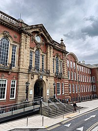 The Sir Frederick Mappin Building, home to the Faculty of Engineering, was refurbished from 2017 to 2020. Mappin Building, University of Sheffield.jpg