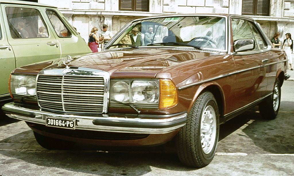 FileMercedes Benz W123 Coupe Perugiajpg