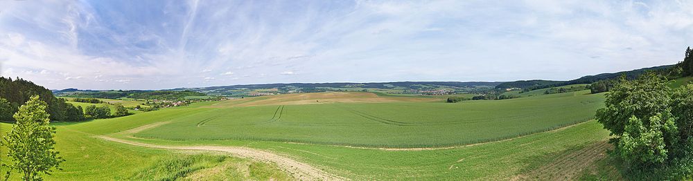 Panoramatický výhled na východ z rozhledny Spešov