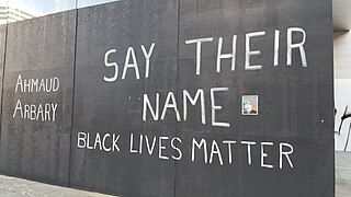 Mural outside Apple Store