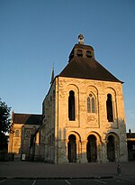 La tour-porche de l'abbaye