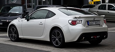 La GT86 dispose d'un spoiler afin d'améliorer la tenue de cap.