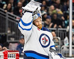 Laurent Brossoit v dresu Winnipeg Jets v roce 2024