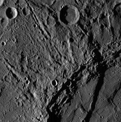 Снимок участка поверхности Меркурия, полученный аппаратом MESSENGER