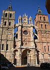 Асторга - Кафедральный собор, fachada.jpg