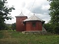 Biserica privită de pe latura de est (dinspre intrarea în cimitir)