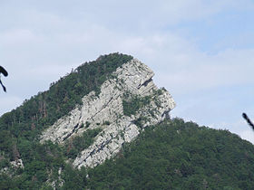 Le rocher de l'Éperrimont vu depuis Le Gua