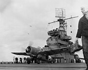 1942年にF4F戦闘機を発艦させる「レンジャー」