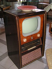 *Beschreibung: alter Fernseher
