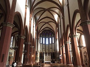 Notranjost sv. Frančiška, Bologna