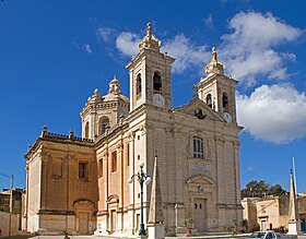 Vue générale de l'église de la Transfiguration.