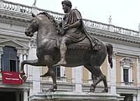 Një ngjitëse e statujës së perandorit romak Marcus Aurelius, 1981; origjinal rreth. 200 AD është pranë Muzeut Capitoline, në Romë