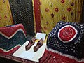 "Βάψιμο-δέσιμο" (tie-dye) υφασμάτων στο Χολιστάν