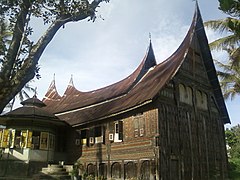Rumah Gadang/Gonjong suku Minangkabau
