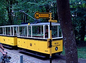 Das Fahrzeug mit Beiwagen