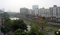 市街地を流れる旧沭河