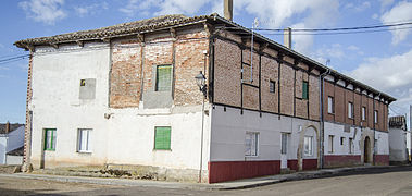 Sotresgudo-junio-2014-casa-con-arcos-3.jpg