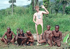 With pygmies (Bundibugyo District, Uganda)