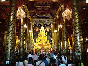 Phra Buddha Chinaraj at Wat Phra Si Rattana Mahathat Woramahawihan (Wat Yai)