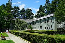 あがたの森公園にある旧制松本高等学校校舎