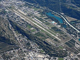 Vue sur Sion et l'aéroport.