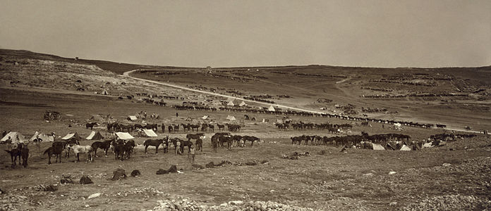 I. Dünya Savaşı sırasında Kudüs yakınında Zeytin Dağı ve Scopus Dağı yamaçlarında kurulan Avustralya süvari birliklerinin kampı (1918). (Üreten: American Colony Jerusalem)