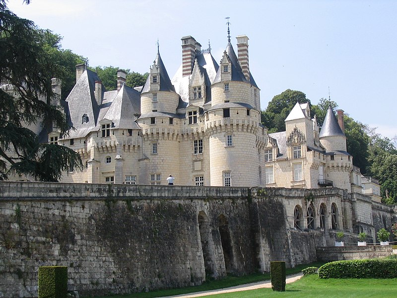 File:ChateaudUsseNO2.jpg