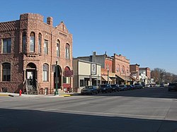 Кварцит Sioux использовался при реконструкции центра города Делл-Рапидс после пожара, сгоревшего в деревянных зданиях в 1880-х годах.