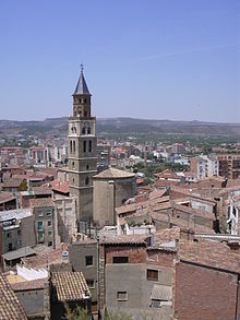 Preĝejo de Sankta Petro, en Fraga. La urbo estas la centro plej multloĝata de la Aragona Strio