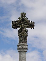 Le Christ en Croix entre la Vierge et Saint-Jean.