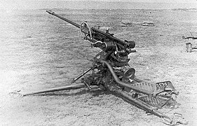 Versuchsmodell mit Lafette der 20-mm-Maschinenkanone Typ 98 und Rohr der 2-cm-Flak 30