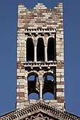 Glockenturm über der Westfassade