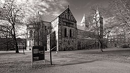 Sankt Laurentiuskyrkan låg i närheten av Lunds domkyrkas norra tvärskepp