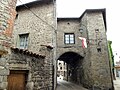 L'une des deux tounes (passages) dans le centre de Saint-Didier-en-Velay.